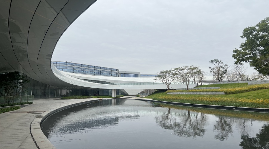 大灣區大學松山湖校區GRC構件工程案例-飾紀上品GRC廠家
